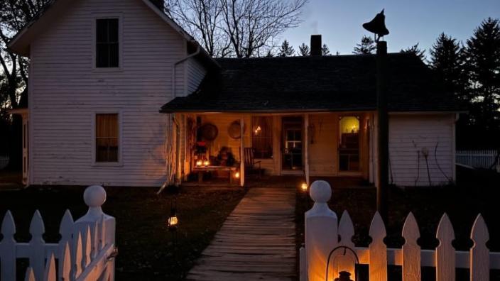 1900 Farm Dinners - Community event in Des Moines, Iowa