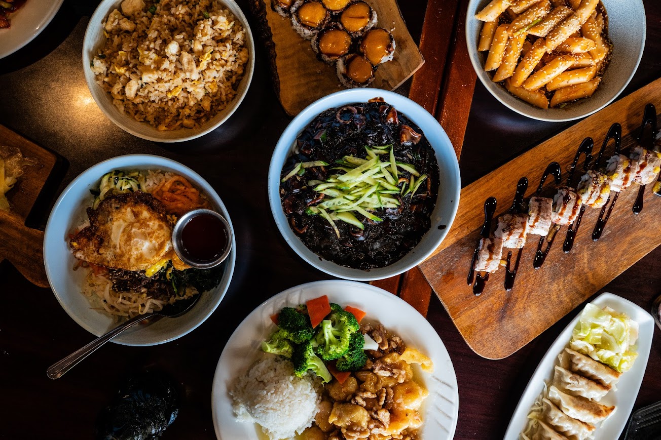 Mandarin Grill & Sushi Bar - Bar & Grill in Des Moines, Iowa
