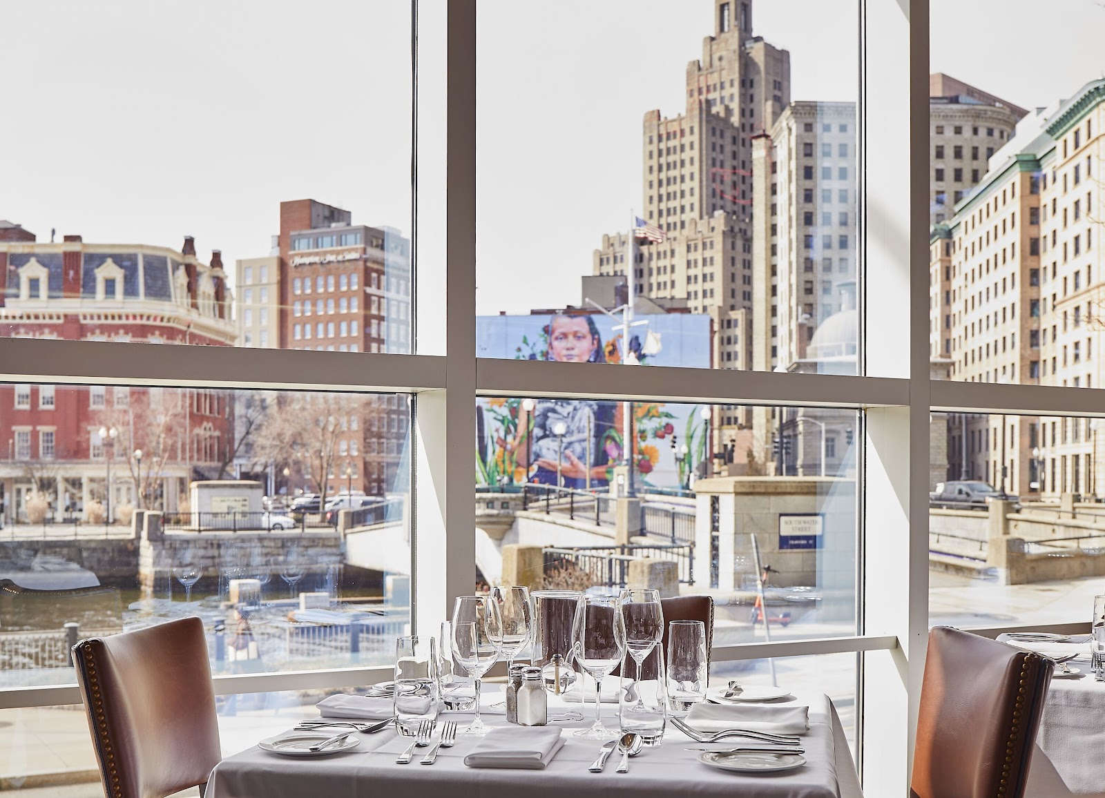 R I Restaurant - New American in Des Moines, Iowa