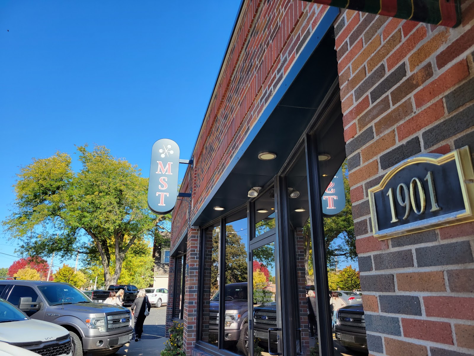 Motley School Tavern - American/Tavern in Des Moines, Iowa